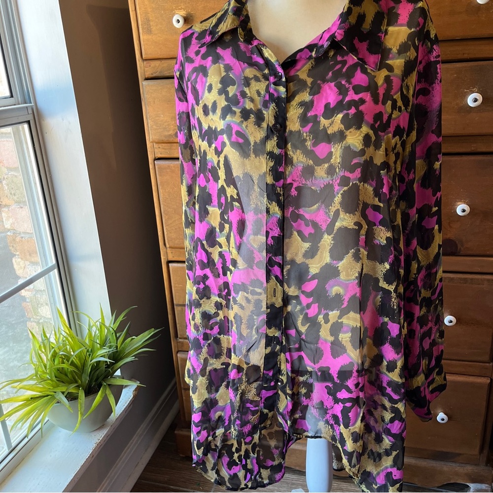 Kate & Mallory Long Tunic 1X Multicolored Cheetah Print Semi Sheer Button Down